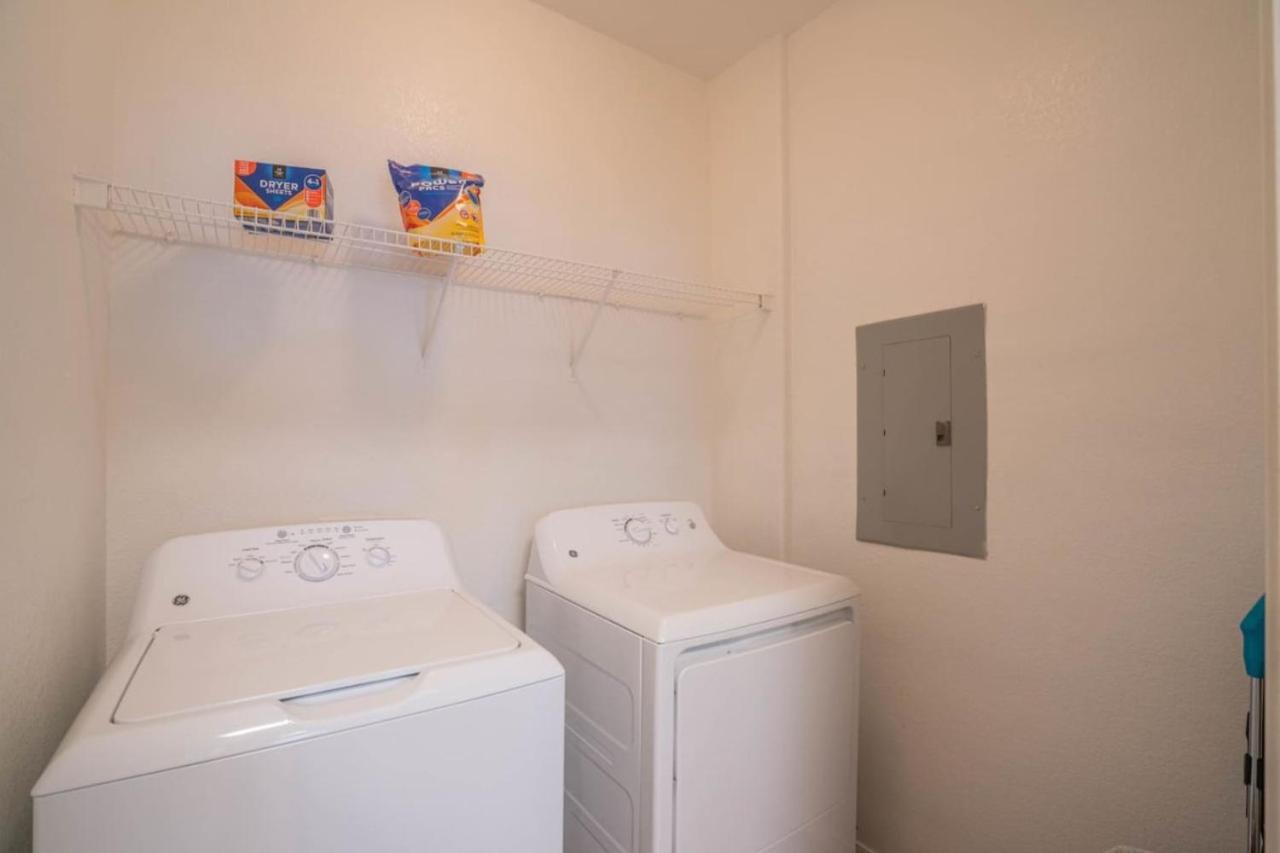 Appartement Posh 2Bd - Midtown - Gym, Pool, W-D, Parking - Sleeps 8 à Phoenix Extérieur photo