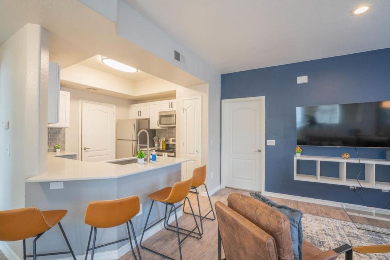 Appartement Posh 2Bd - Midtown - Gym, Pool, W-D, Parking - Sleeps 8 à Phoenix Extérieur photo