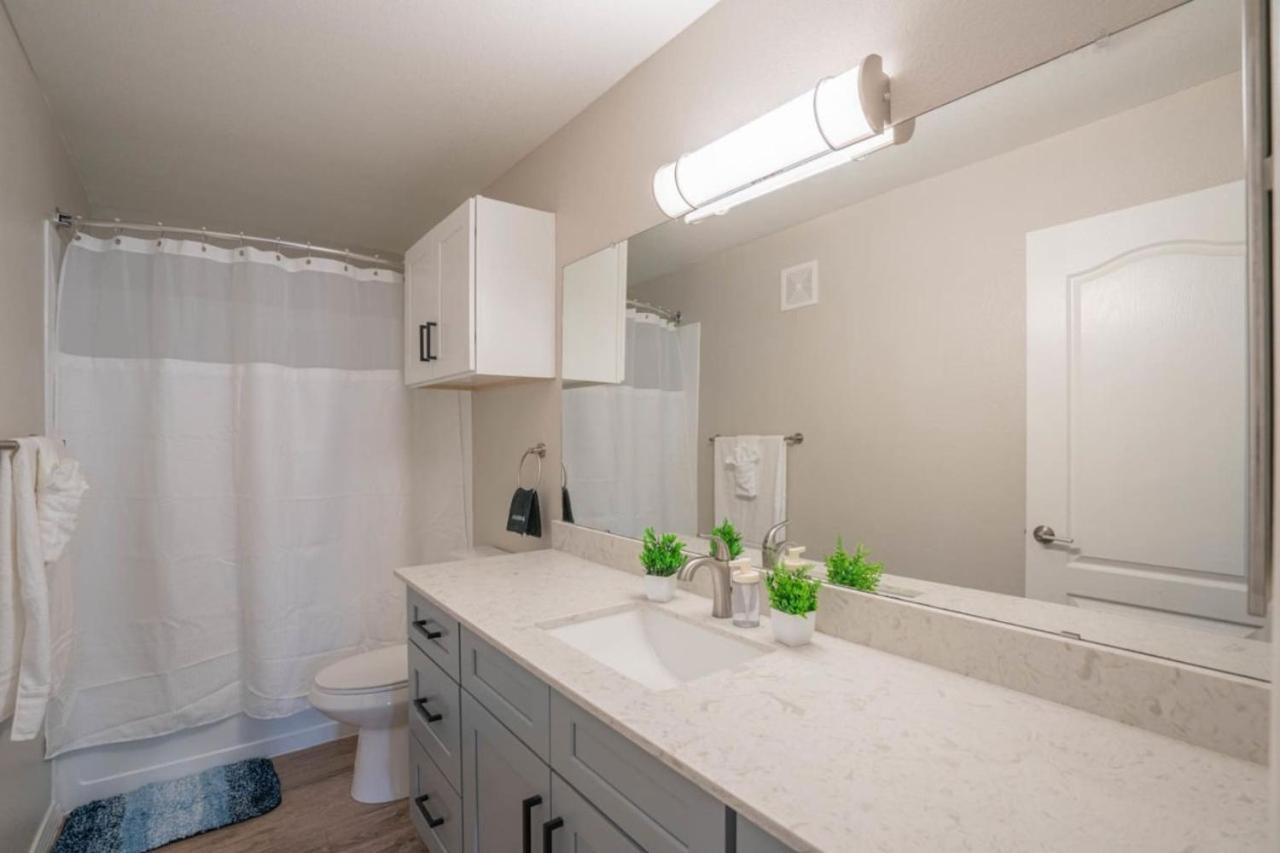 Appartement Posh 2Bd - Midtown - Gym, Pool, W-D, Parking - Sleeps 8 à Phoenix Extérieur photo