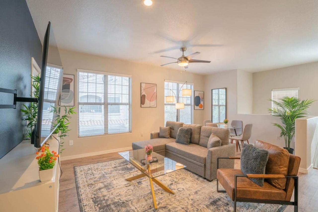 Appartement Posh 2Bd - Midtown - Gym, Pool, W-D, Parking - Sleeps 8 à Phoenix Extérieur photo